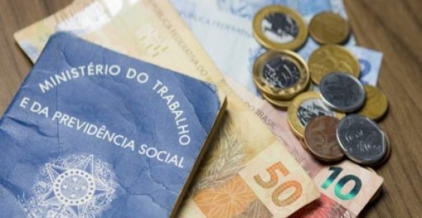 Governo revisa de R$ 1.067 para R$ 1.088 previsão para salário mínimo em 2021